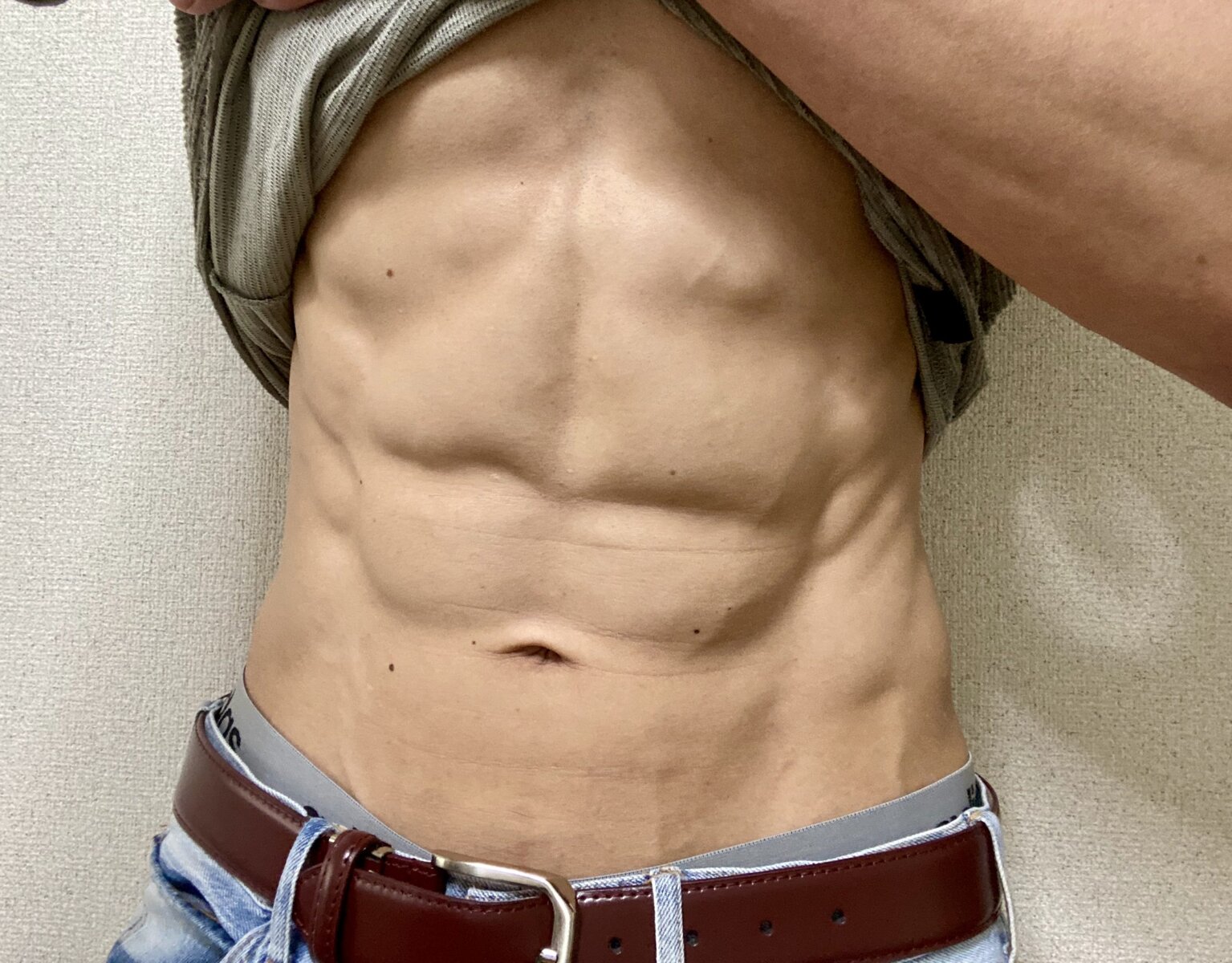 29歳酒クズ男子、3か月で腹筋を割った秘訣とは？