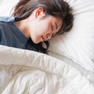 朝の「背骨ぐいーんストレッチ」で1日が変わる！寝起きの体を整える習慣とは？