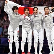 「感動の銅メダル獲得！フェンシング女子チームの奮闘を称賛」