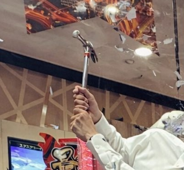 とあるパチンコ店さん、AIを用いてeエヴァをメタメタに破壊する画像をエイプリルフールに投稿してしまう