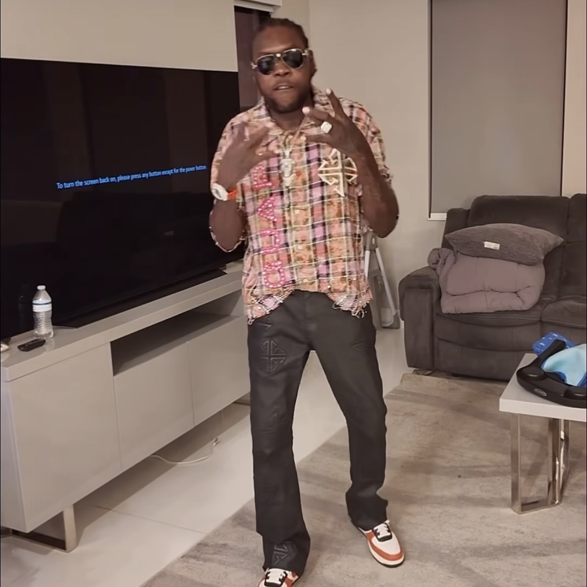 GUAPI(グアピ) × VYBZ KARTEL(ヴァイブスカーテル) : FIVESTAR BLOG