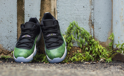 air-jordan-11-low-green-snakeskin-detailed-images-4