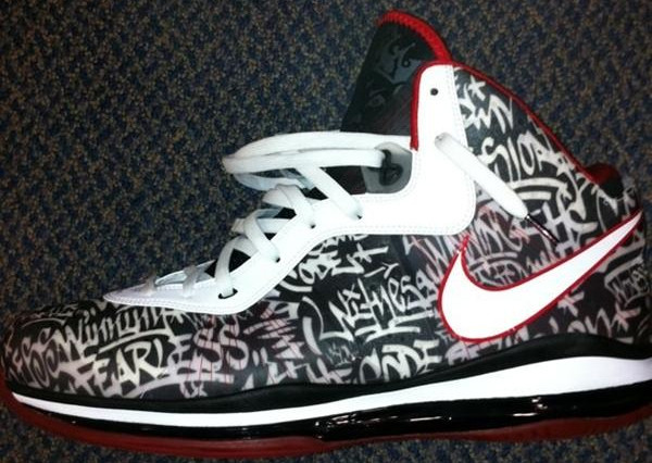 nike-lebron-8-v2-graffiti-1