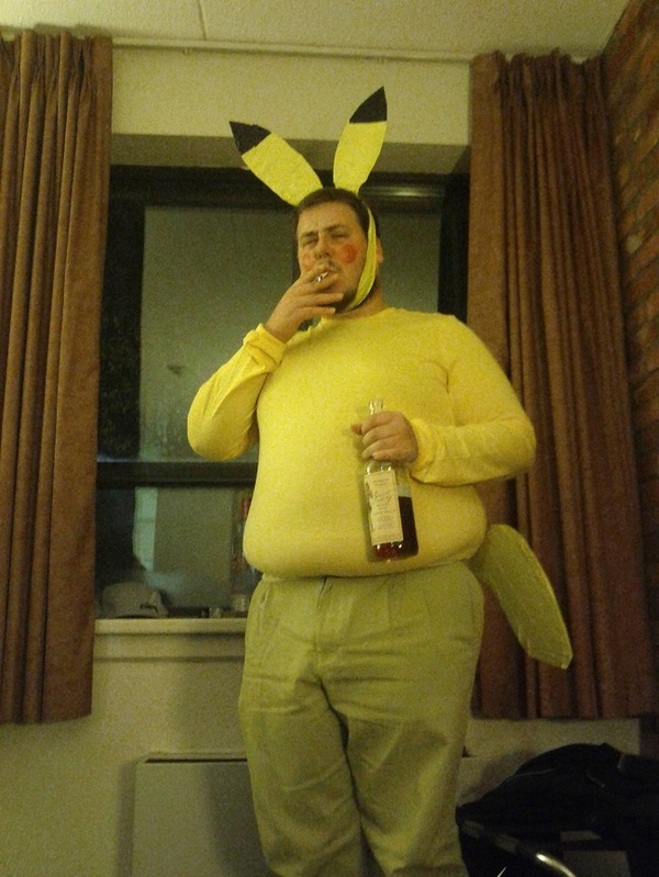 cosplay-pikachu-pokemon-drunk