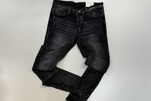 mnml グラデーションフレア カーゴデニムパンツ ブラック ストレッチ 30 ブリーチグラデーションストレッチブラックフレアデニム ／ bleach