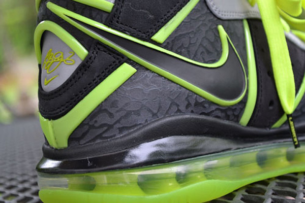 nike-lebron-8-112-02