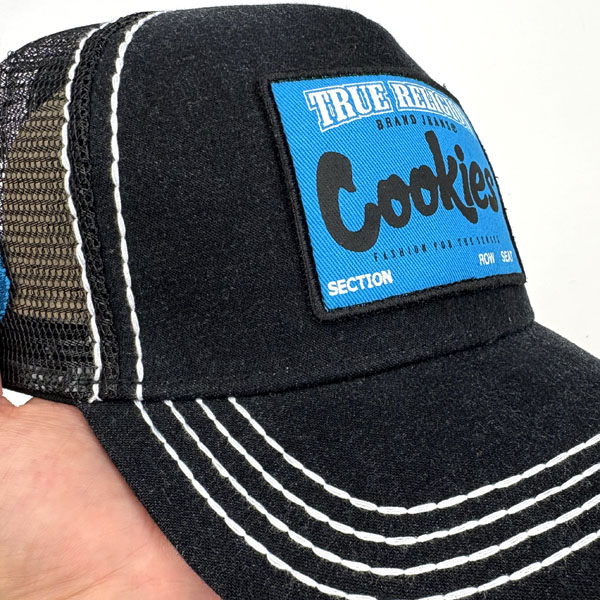 コラボ!関税込み♪【TRUE RELIGION】X COOKIES ロゴ ビーニー TRUE RELIGION×COOKIES (トゥルーレリジョン×クッキーズ