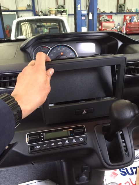 ワゴンR MH55S ﾅﾋﾞ取り付け インパネの外し方 : フジオート常務の日常