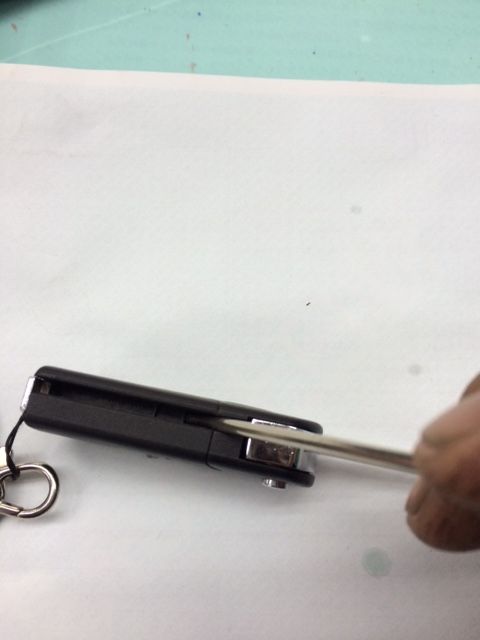 ビアンテ マツダ キーレス電池の交換のし方 フジオート常務の日常