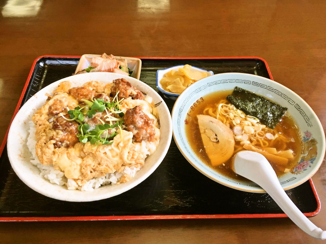 上越市 七福食堂 鶏から玉子とじ丼と半ラーメン 食べた物を淡々と ラーメン時々色々
