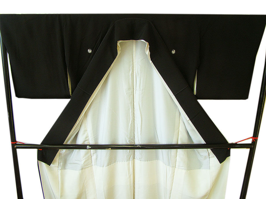 時代屋 裄70.1ｃｍ ロング寸 結婚式 作家物 縮緬地 金彩加工染柄 黒留袖 正絹 仕立上り 袷 丸に違い丁子 158ｃｍ～165ｃｍ D559