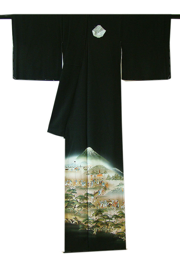 時代屋 裄66.3ｃｍ 結婚式 作家物 極上縮緬地 上洛絵図 金彩加工染柄 黒留袖 正絹 未使用 仕付糸付 丸に右三階松 154ｃｍ～160ｃｍ D571