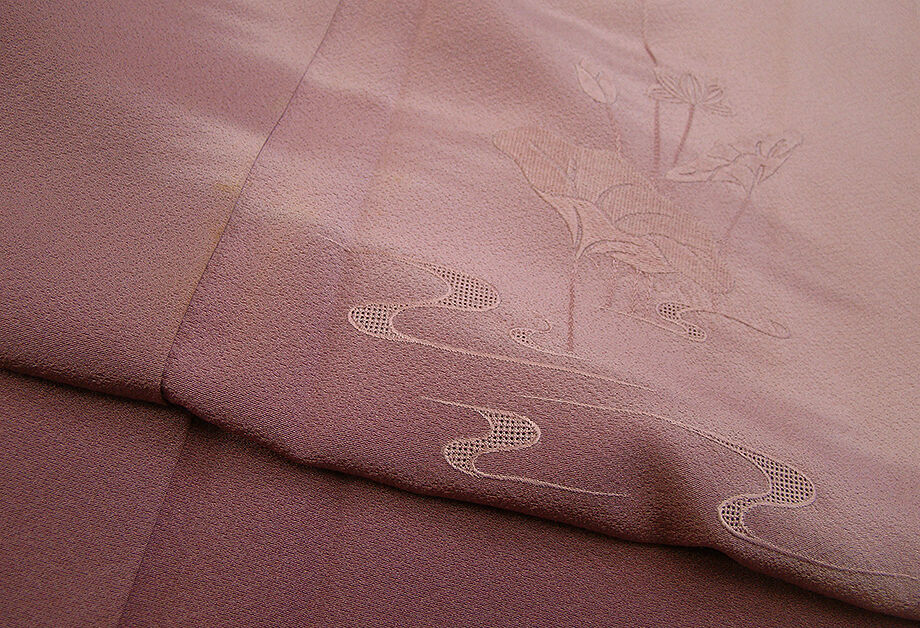 時代屋 裄73.1ｃｍ 佛 法事用 縮緬地 無地 附下げ 正絹 仕立上り 袷 共八掛 陰木瓜 165ｃｍ～172ｃｍ HH741