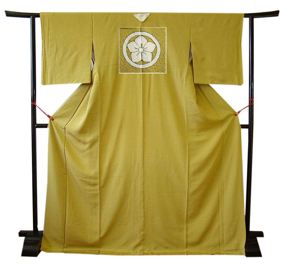 時代屋 裄67.5ｃｍ お茶事 縮緬地 からし色 色無地 正絹 未使用 仕付糸付 共八掛 袷 丸に桔梗 156ｃｍ～162cm Ｍ799