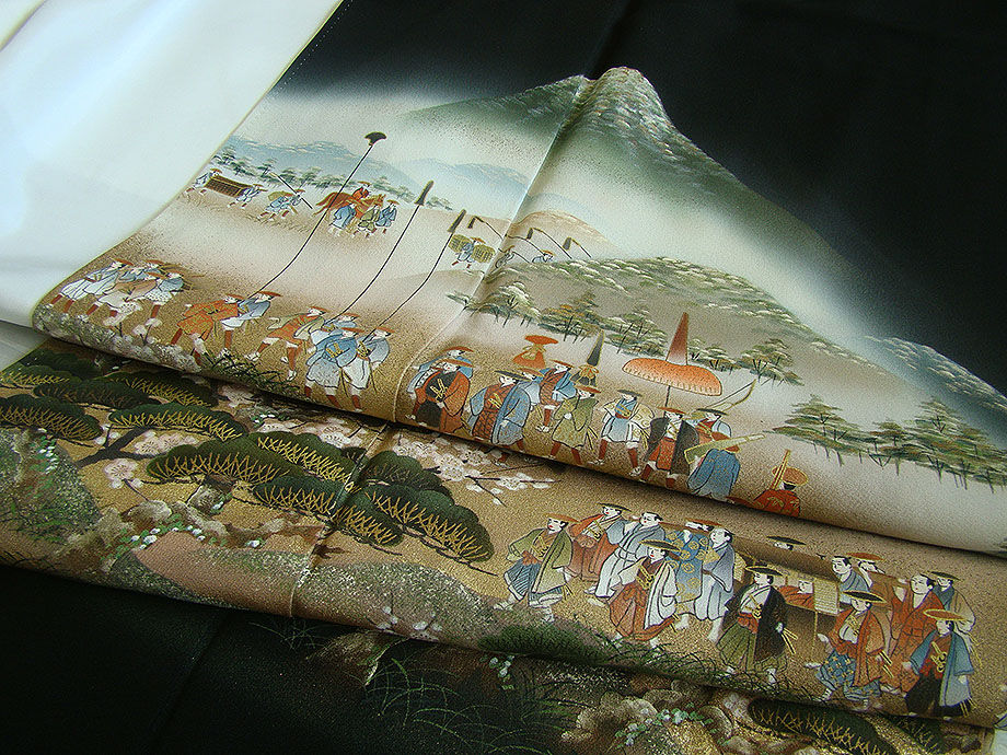 時代屋 裄66.3ｃｍ 結婚式 作家物 極上縮緬地 上洛絵図 金彩加工染柄 黒留袖 正絹 未使用 仕付糸付 丸に右三階松 154ｃｍ～160ｃｍ D571