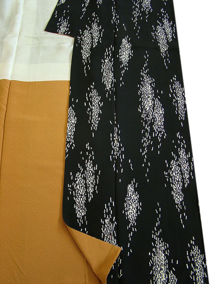 時代屋 美品！裄69ｃｍ 縮緬地の 小粋な 黒地 小紋 正絹 仕立上り 袷 155ｃｍ～161ｃｍ KK466