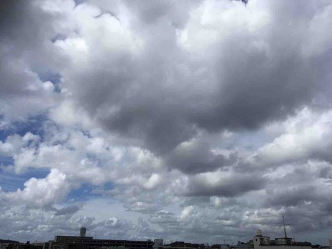 今日の空