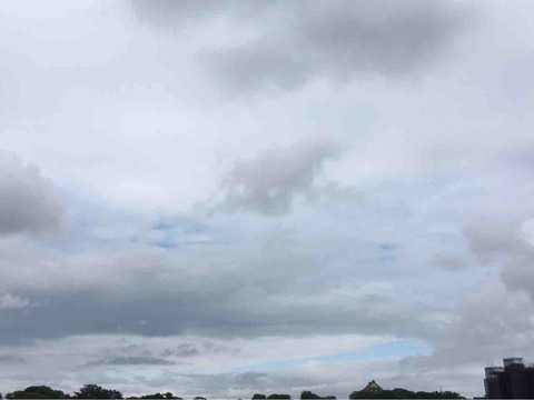 今日の空