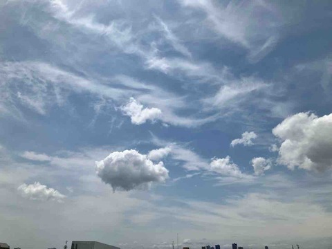 今日の空