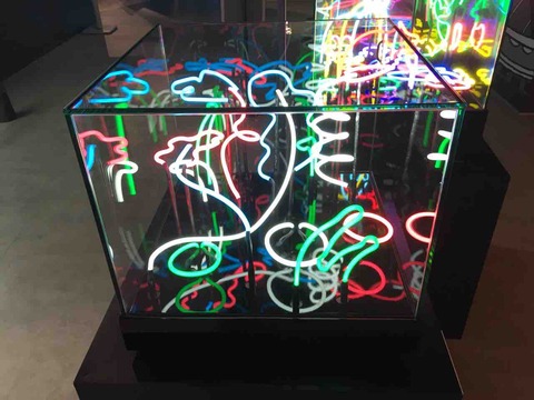 ネオン