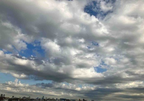 今日の空