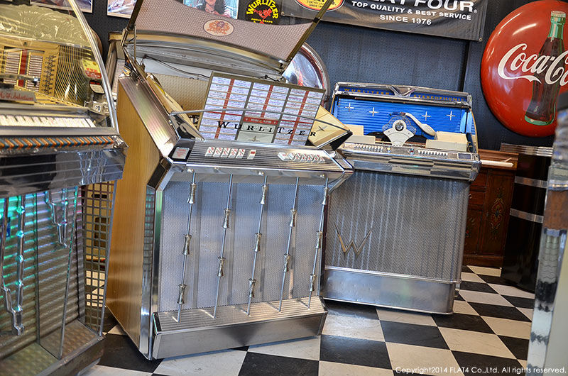 □人気のWURLITZER 2XXXシリーズJUKEBOX レストア進行中