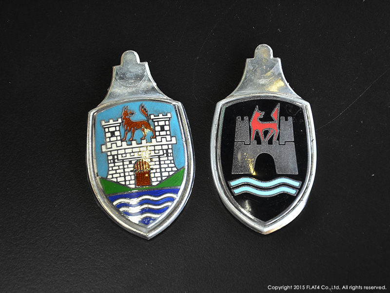 □こだわりのフロントフッドメダリオン! : Today's FLAT4