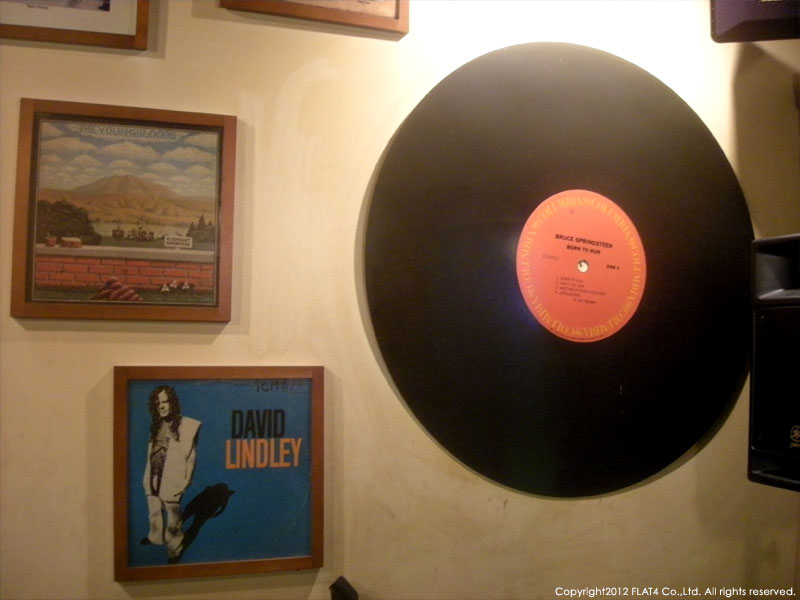 □横浜のロック酒場「BORDERLINE」様にてジュークボックスをお買い上げ