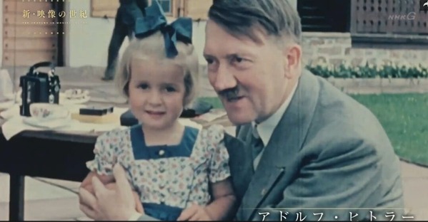 メルケルとヒトラー