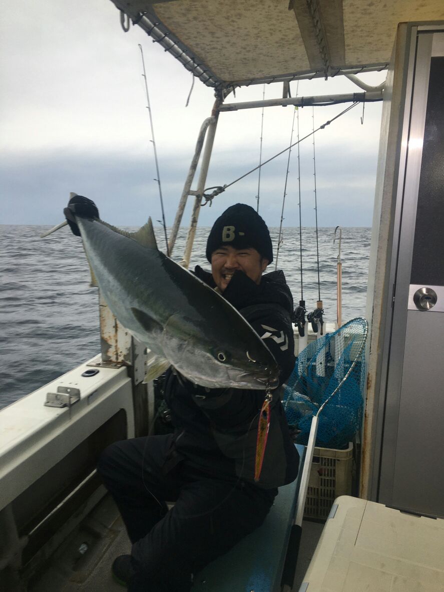 富山湾 ブリ 11kg 筆頭ガンド フクラギ サワラ フラッター日誌