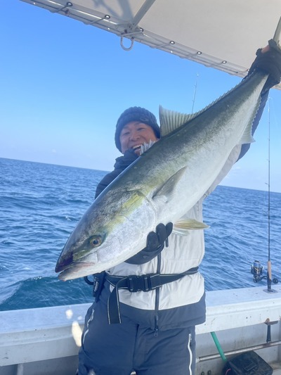 富山湾にブリ再来！！？