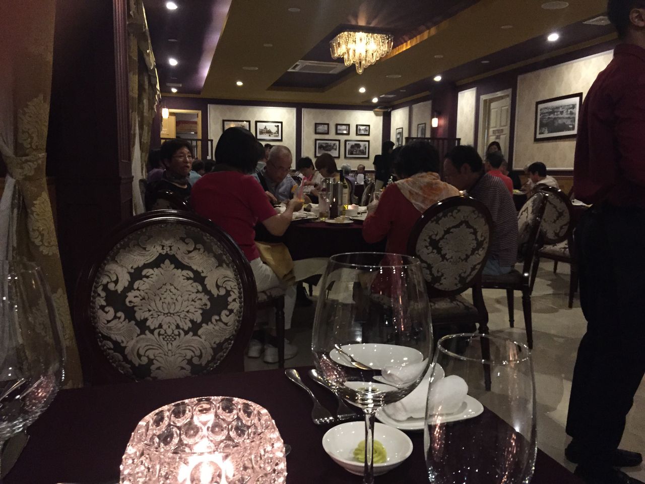 最後のディナーはフランス料理のフルコース アクシデントで結局ツアー御用達のレストランへ 優雅に空を飛びたい お得な旅でダイヤ会員へ