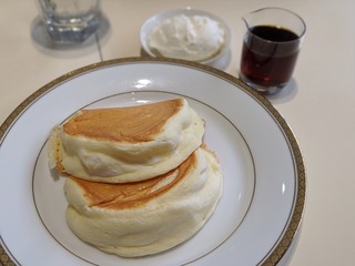 00100lrPORTRAIT_00100_BURST20200209140526720_COVER