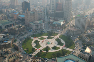 Zhongshan_Square,_Dalian