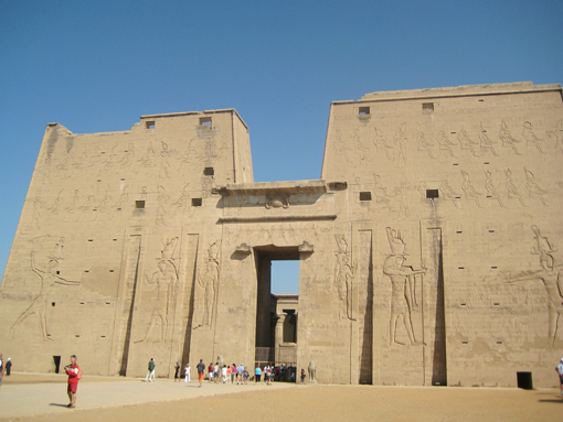 Tb08エジプト その12 エドフ神殿 と コムオンボ神殿 続 空飛ぶ絨毯日誌