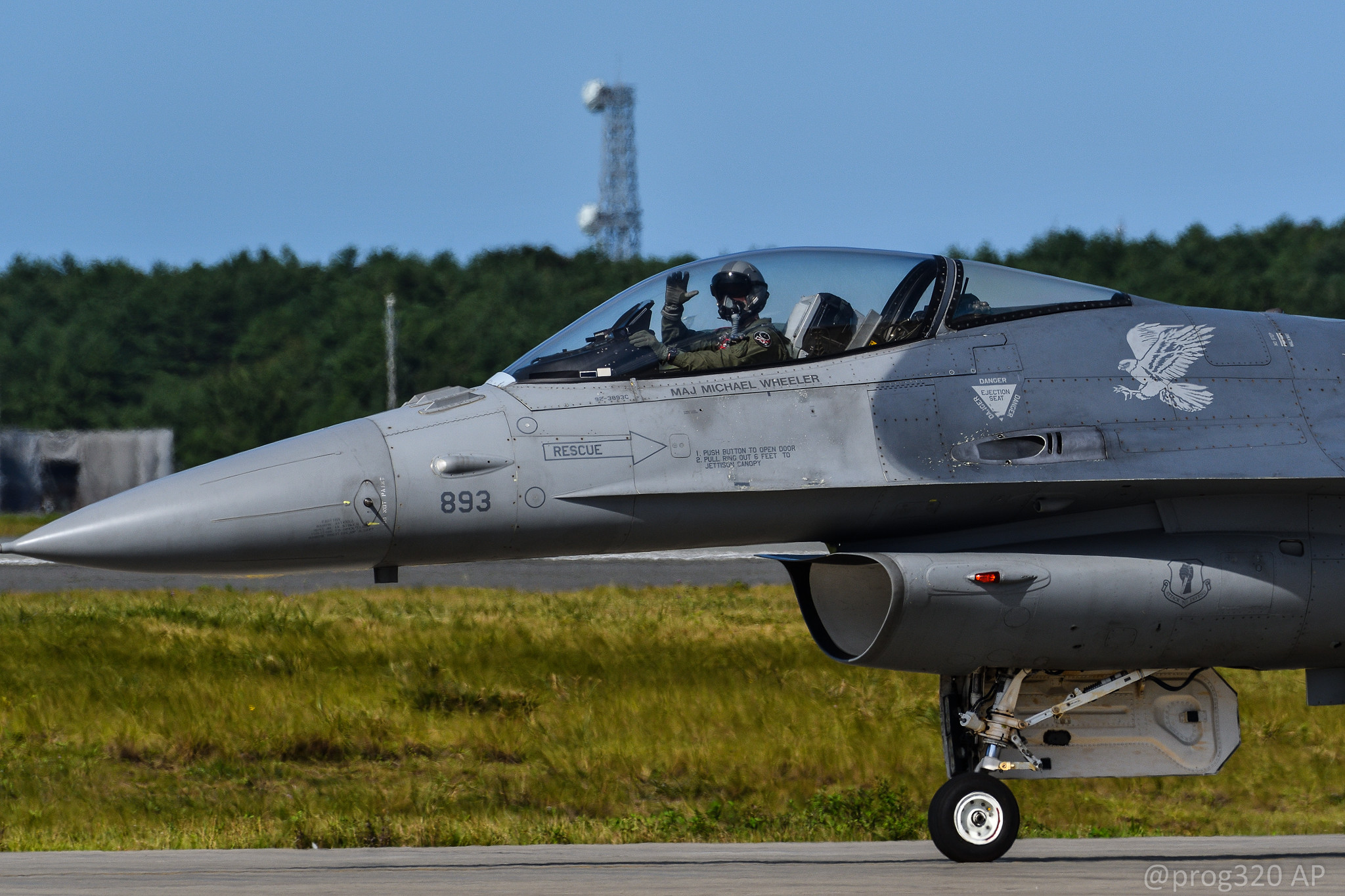 三沢基地航空祭16 F 16 機動飛行 Cruising In The Sky