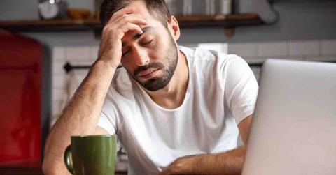 いつも疲れている人に不足している栄養素【ビタミンD、ビタミンB12、オメガ3脂肪酸】