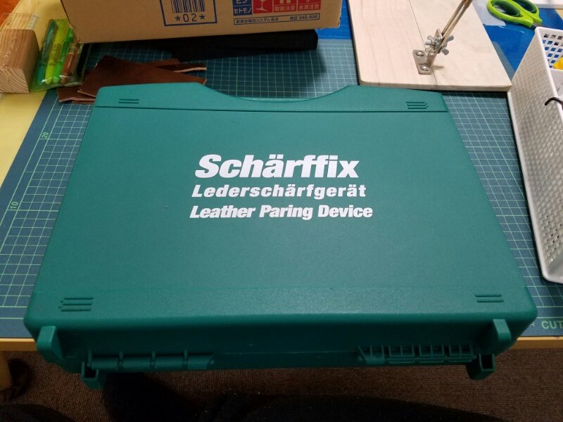 シャーフィックス Scharffix社 手動革漉き機 レザークラフト