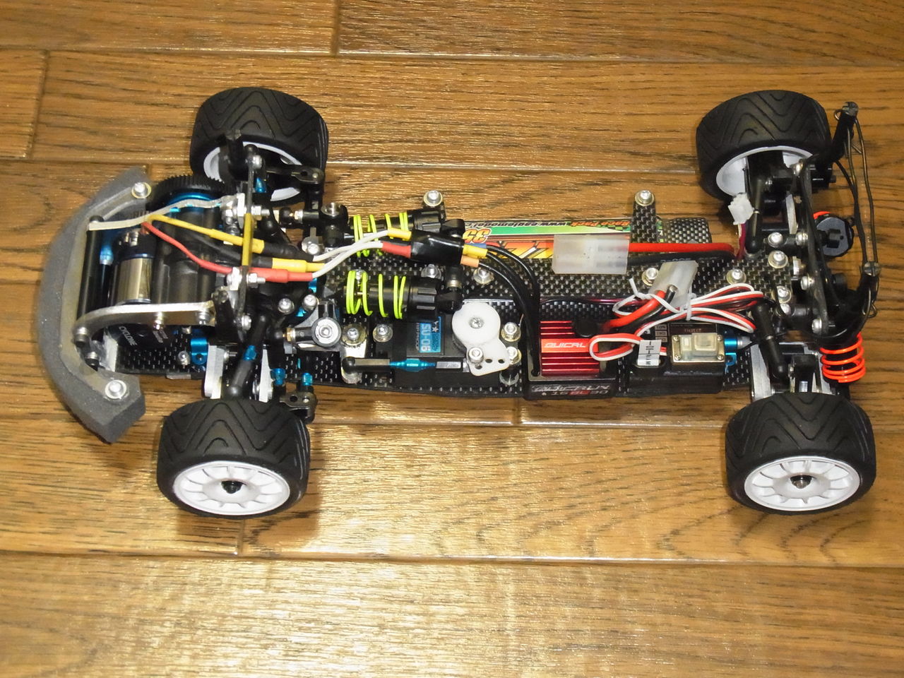 シャーシ少改造 : MシャーシのRCカーをつくる シャーシ少改造 : MシャーシのRCカーをつくる