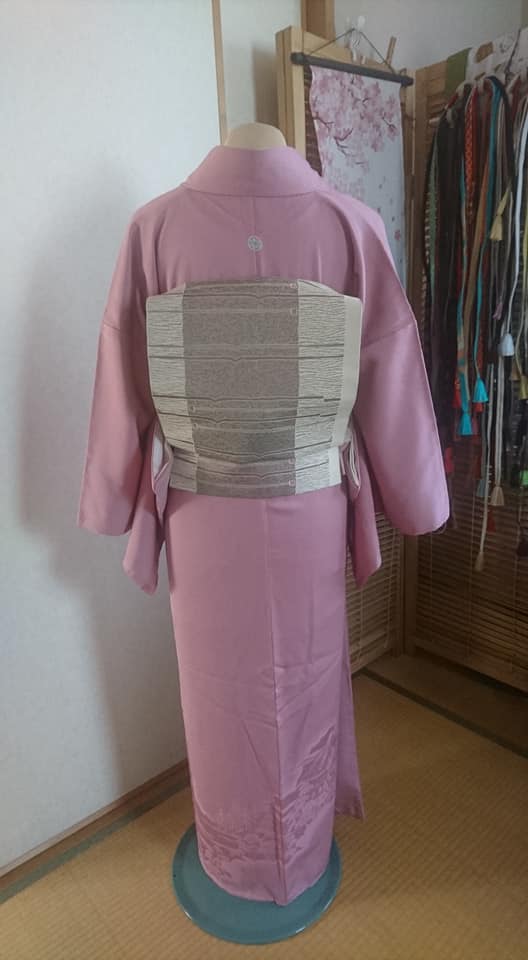 生き生きともえいずる新緑の木立に魅せられる、正絹塩瀬名古屋帯です 