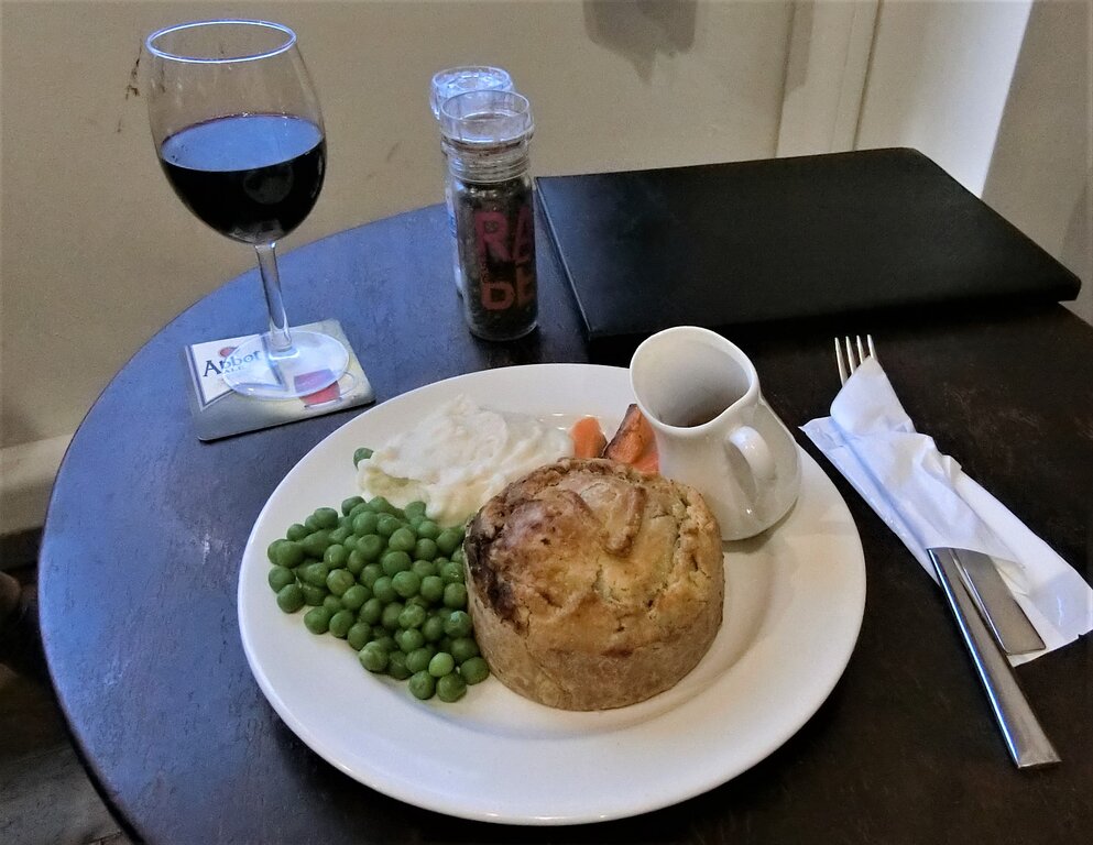 中身も美味しさも一杯に詰まった鹿肉のパイ 西荻窪 ぶらり ふらり西やら東やら 美味しいもの探し2nd
