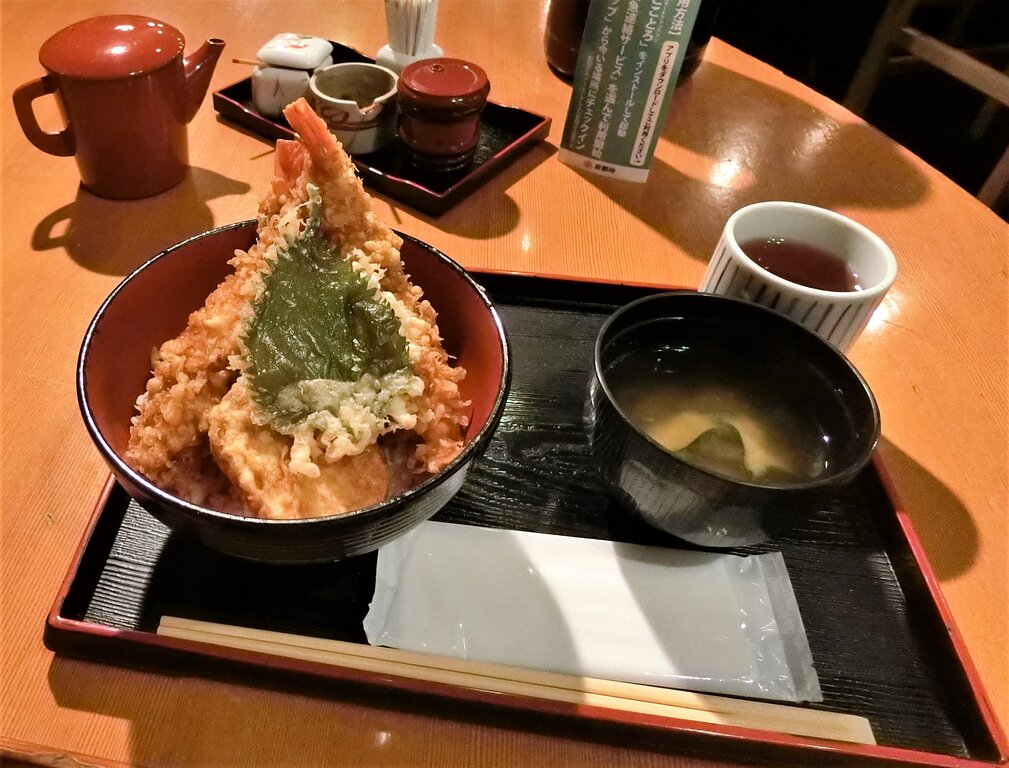 祇園の地元で人気の天ぷら屋で大海老天丼 京都 ぶらり ふらり西やら東やら 美味しいもの探し2nd 祇園の地元で人気の天ぷら屋で大海老天丼 京都 ぶらり ふらり西やら東やら 美味しいもの探し2nd
