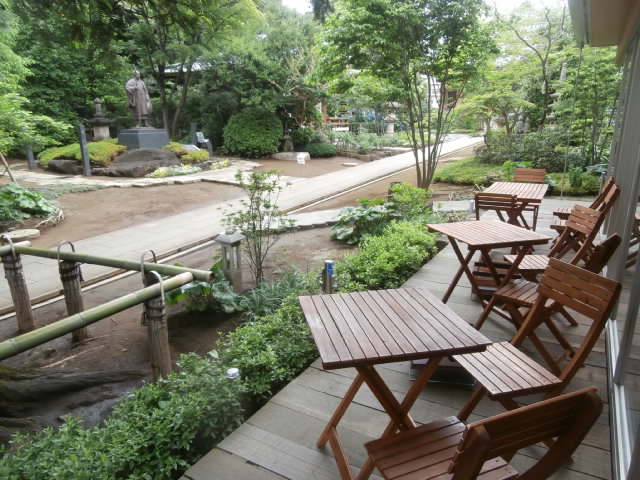 緑に囲まれたお寺の境内にある目に涼やかなカフェ 椎名町 ぶらり ふらり西やら東やら 美味しいもの探し2nd