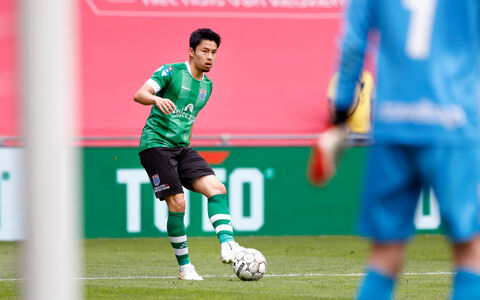 日本代表dfにオランダ人守護神が激怒 ポストを手で強く叩き大声をあげる 一体なぜ スポキチ速報 日本代表dfにオランダ人守護神が激怒 ポストを手で強く叩き大声をあげる 一体なぜ スポキチ速報