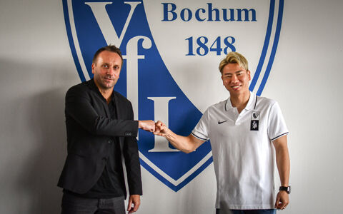 浅野拓磨 ボーフム初練習をクラブ公開 10番 仕様の練習着姿に海外注目 2chフットボールまとめアンテナ