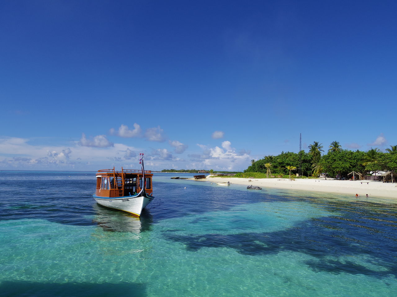 モルディブ編５ アリ環礁 ダンゲティ島 ディグラ島 Footprints