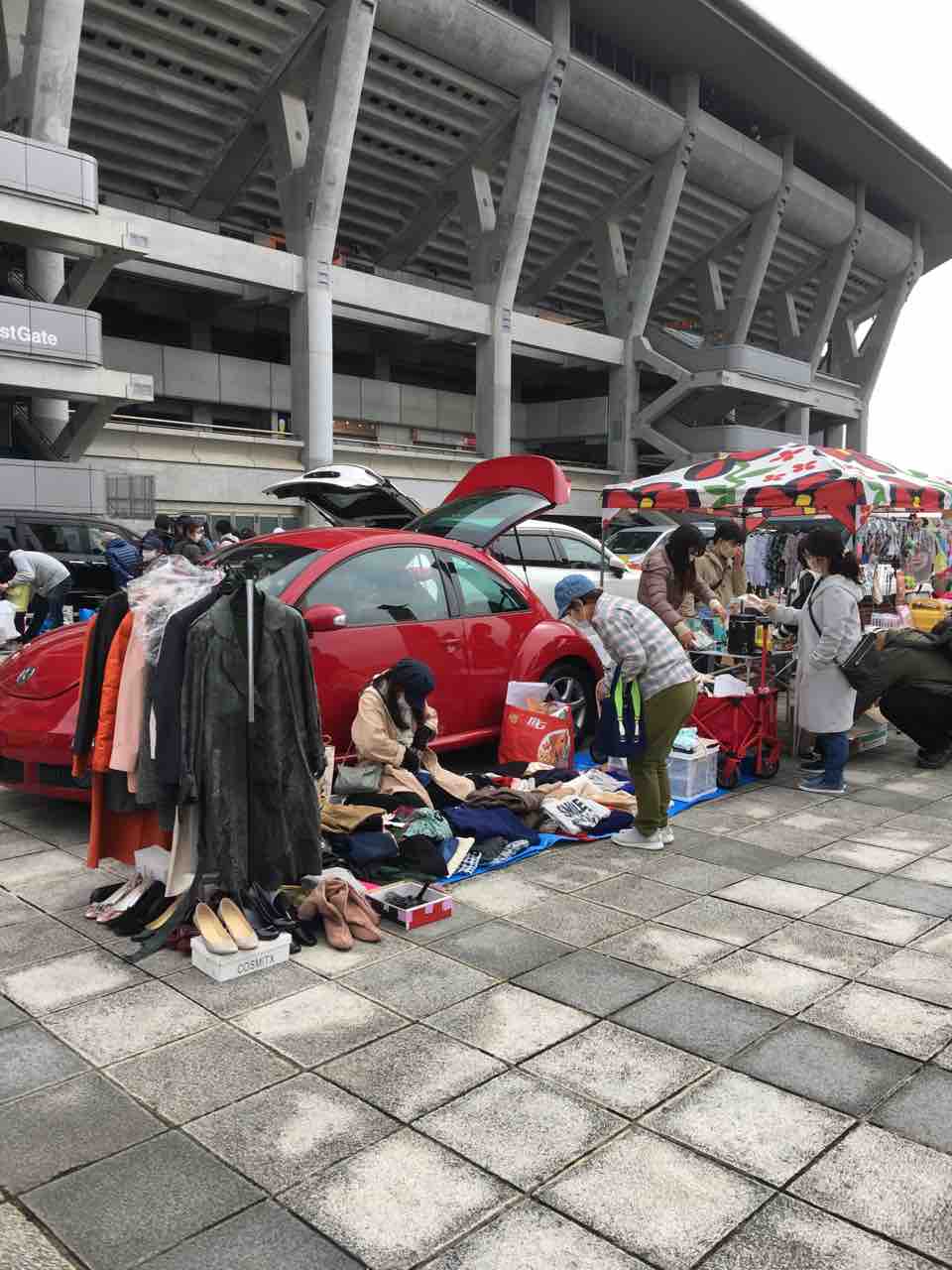 日産スタジアム フリマ開催中 Go Forward Forわんdog