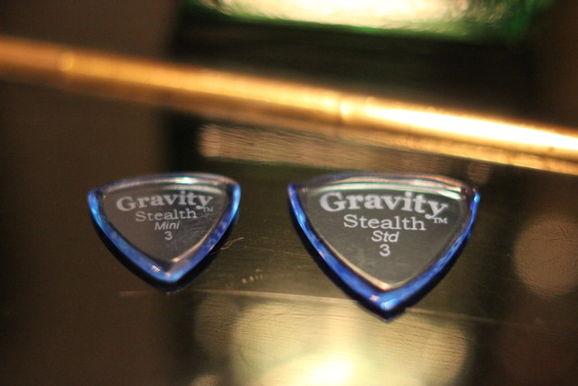 Gravity Guitar Picks : HEAVY METAL GUITAR !!