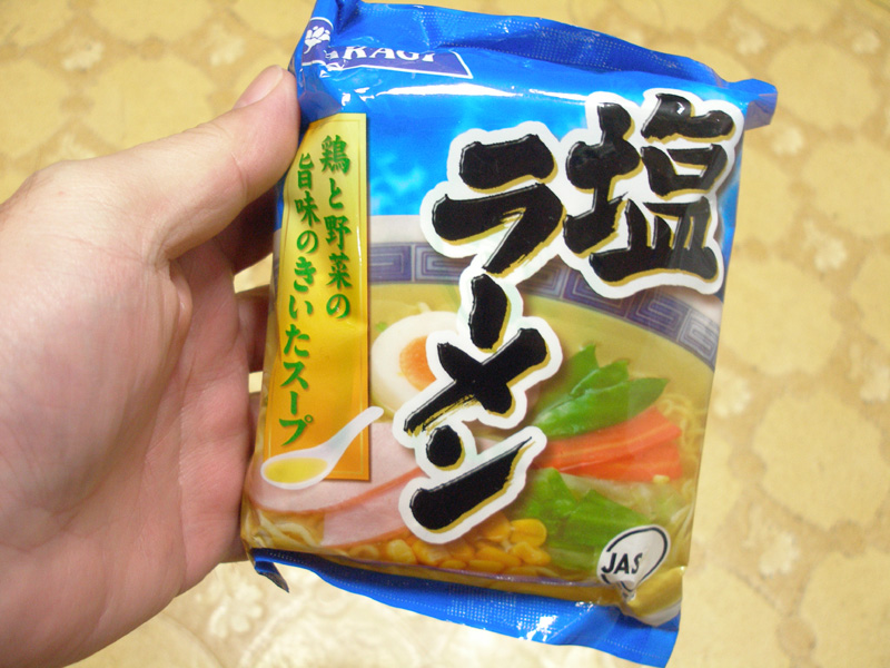 安物インスタントラーメン因縁の対決大黒akagi醤油ラーメン Vs 麺のスナオシサッポロラーメンしょうゆ味 はやしのなか