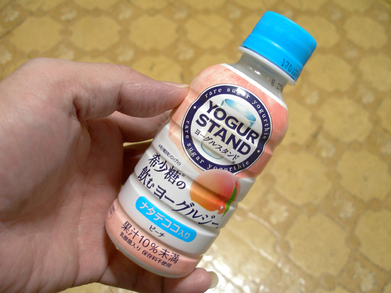 コカコーラのミニッツメイドヨーグルスタンド希少糖の飲むヨーグルジーはぬるぬるしすぎる はやしのなか